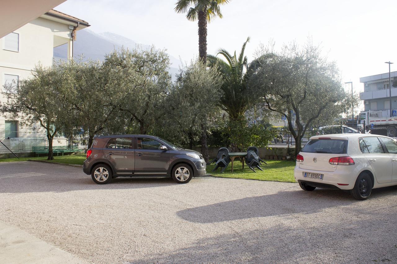 Villa Paola B&B Torbole Sul Garda Exterior foto